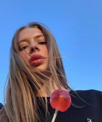 🌹 Мои услуги включают все, что ты только пожелаешь: классический секс, оральный секс, массаж и многое другое. Я готова исполнить любые твои сексуальные желания и открыта для экспериментов. 🌈 Мои фото 100% соответствуют действительности, а отзывы о моей работе говорят сами за себя. Со мной каждая встреча будет незабываемой и полной страсти. 🔥 Не упусти шанс на блаженство, приезжай ко мне и окунись в мир наслаждения. Жду тебя, мой господин! 😉 Регина
